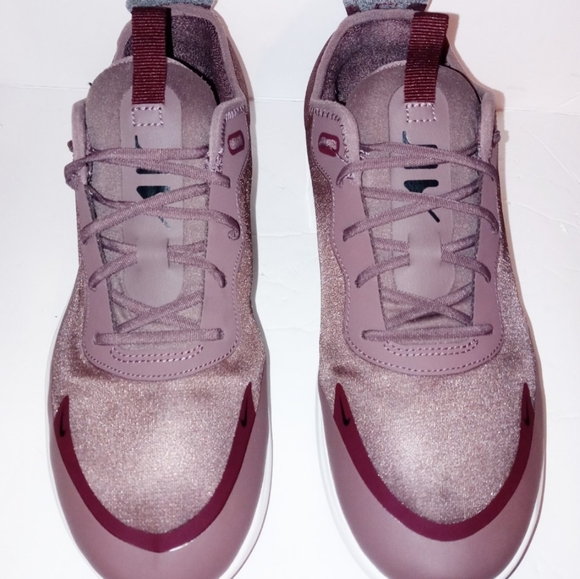 Nike Air Max Dia.     Size 9w - Picture 3 of 9